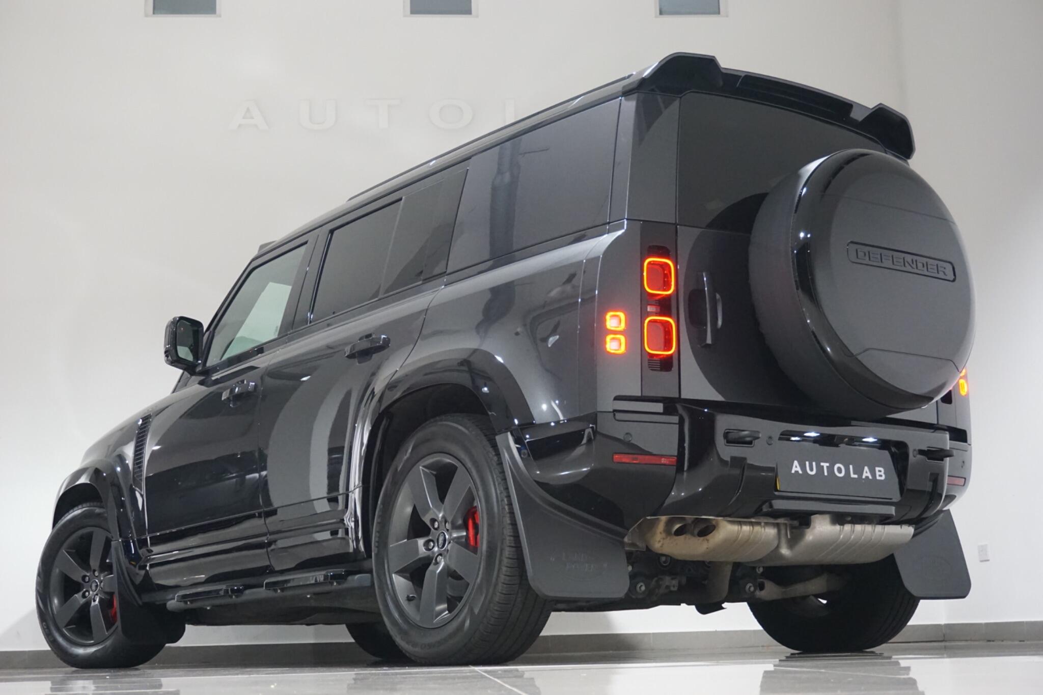Land Rover Defender 110 3.0 D300 MHEV X-Dynamic HSE Hard Top SUV Auto 4WD MWB Euro 6 (s/s) 5dr